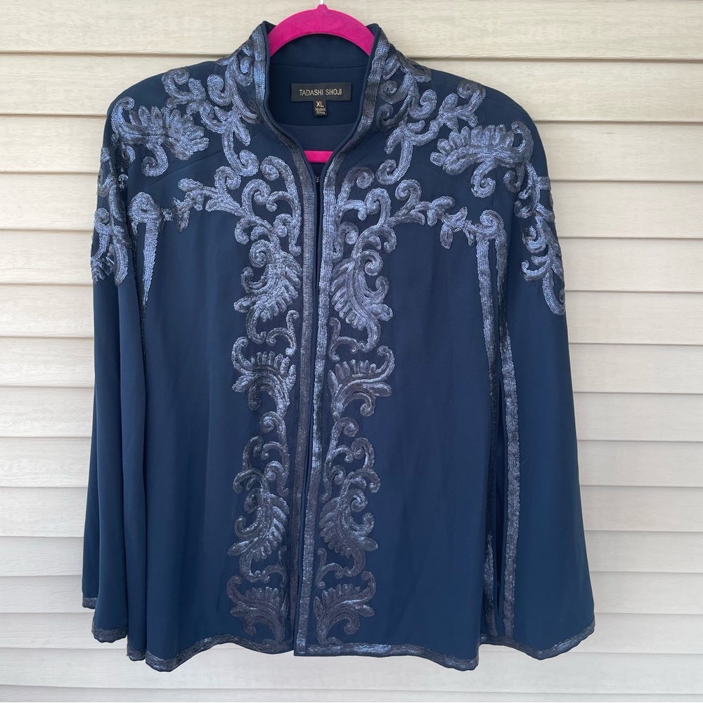 Tadashi Shoji METALLIC PAILLETTE EMBELLISHED CREPE CAPELET Size XL - Picture 5 of 11